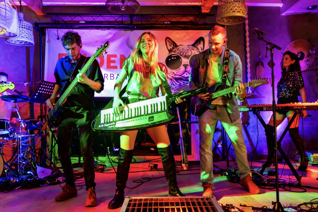 Phoenixcoverband.nl bruiloften en bedrijfsevents