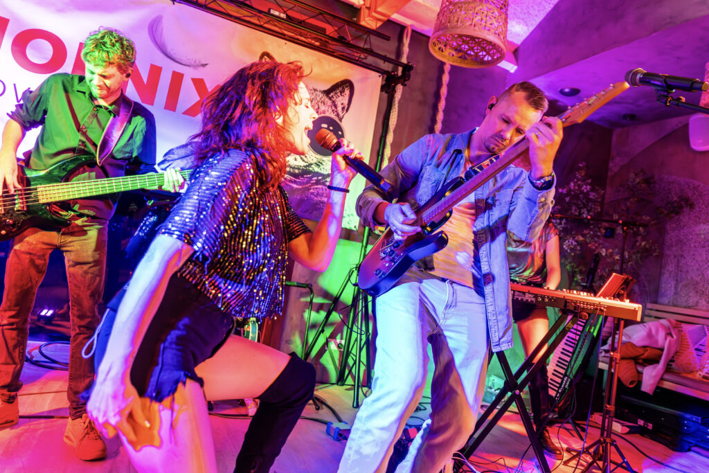 Phoenixcoverband.nl bruiloften en bedrijfsevents